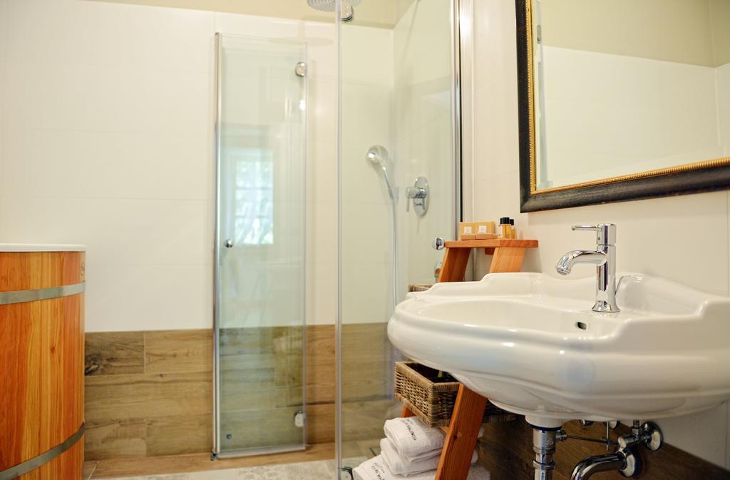 Folwark Walencja Hotel คาชิเมียร์ซ ดอลนี ภายนอก รูปภาพ