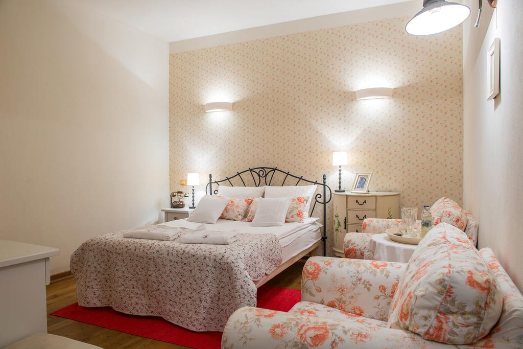 Folwark Walencja Hotel คาชิเมียร์ซ ดอลนี ภายนอก รูปภาพ
