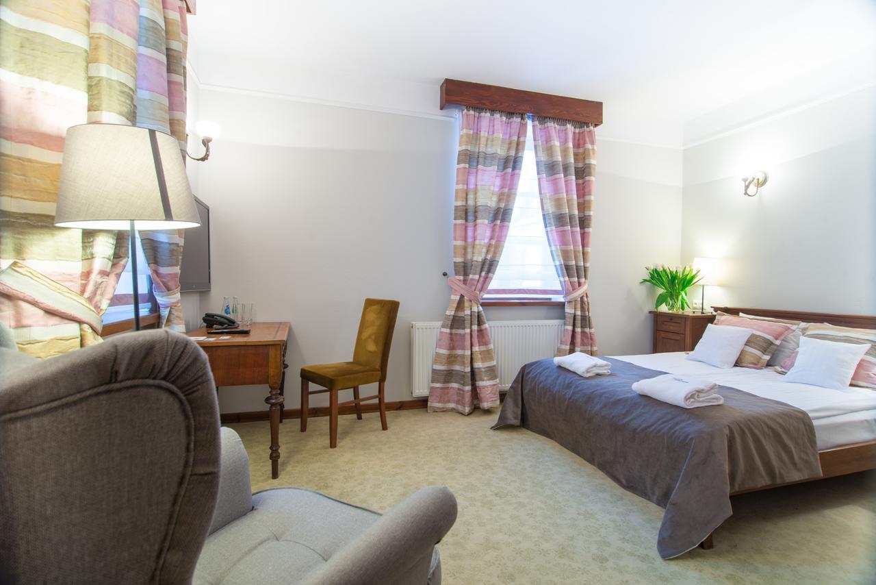 Folwark Walencja Hotel คาชิเมียร์ซ ดอลนี ภายนอก รูปภาพ