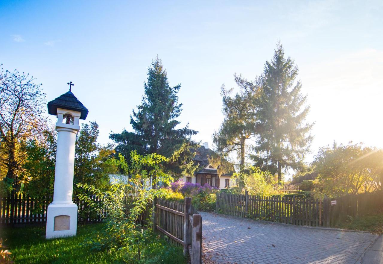 Folwark Walencja Hotel คาชิเมียร์ซ ดอลนี ภายนอก รูปภาพ