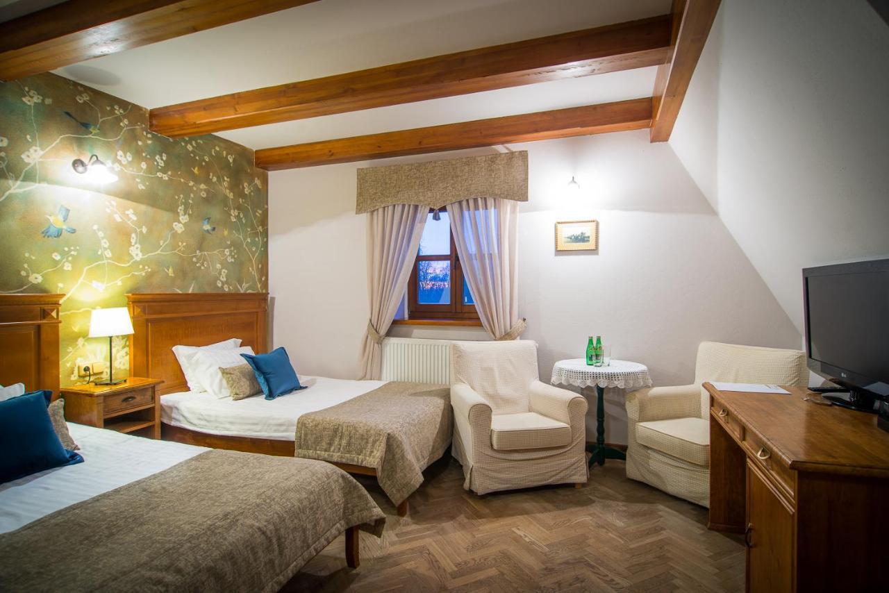Folwark Walencja Hotel คาชิเมียร์ซ ดอลนี ภายนอก รูปภาพ