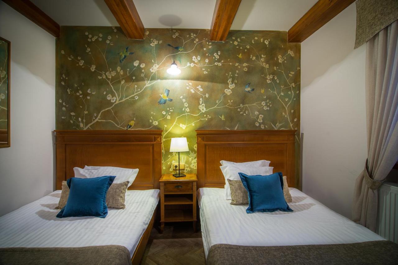 Folwark Walencja Hotel คาชิเมียร์ซ ดอลนี ภายนอก รูปภาพ