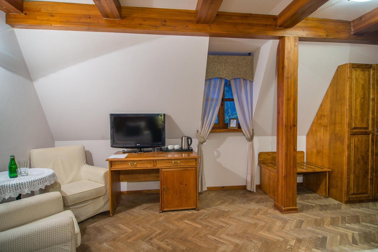 Folwark Walencja Hotel คาชิเมียร์ซ ดอลนี ภายนอก รูปภาพ